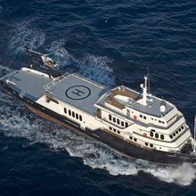 Global Yacht Running Shot - Helicopter Landing