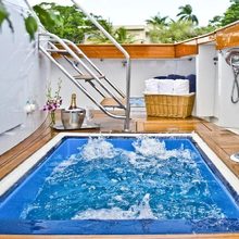 Serenity Yacht 