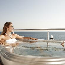 E & E Yacht Jacuzzi