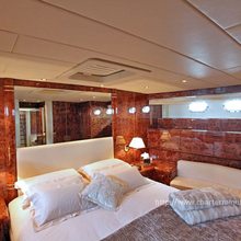 Wai Yacht 