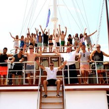 Magellan Yacht 