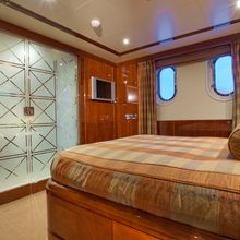 Coco Veinte Yacht Stateroom - Bathroom Doors Closed