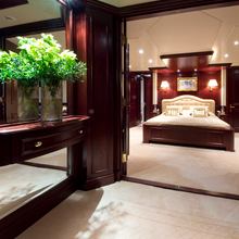 Legend Yacht Guest Foyer