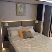 Mirage Yacht 