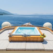 Arriva Yacht 