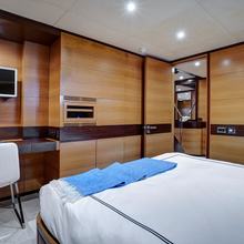 Silent World Yacht 