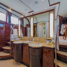 Happy Hour Yacht 