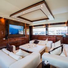 Happy Hour Yacht 