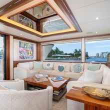 Iridescence Yacht 