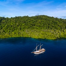 Majik Yacht 