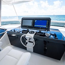 Live Mas Yacht 