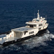 Global Yacht Running Shot - Rear View