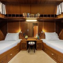 Lithi Yacht 