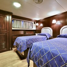 Number Nine Yacht Twin Cabin