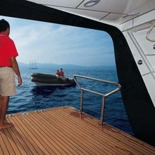 Heritage Of London Yacht Swim Platform & Tender