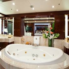 Tobi Star Yacht Private Jacuzzi