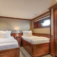 Sanibella Yacht 