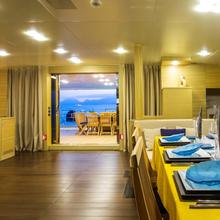 Huitane Yacht 