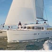 Firefly Yacht 