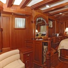 Goleta I Yacht Master Stateroom - Side View