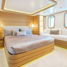 The Jewel Yacht 