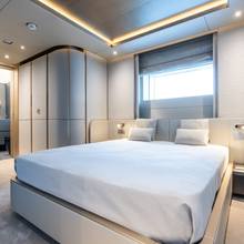 Navis Yacht 
