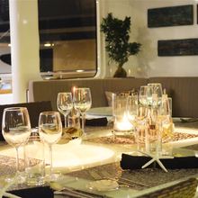 E & E Yacht Dining Table