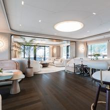 M Yacht 