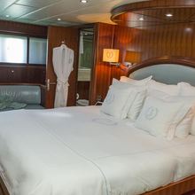 Rich Guys Nickel Yacht 