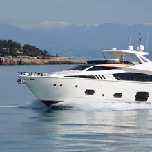Juniper II Yacht 
