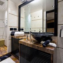Seven S Yacht Guest Bathroom