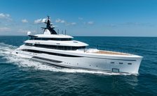 Superyacht Charter AMOR A VIDA Wins Robb Report's Prestigious Best of the Best Award