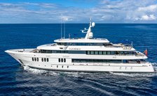 Private yacht rental TOP FIVE II announces winter Exumas yacht charter availability