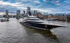 Iconic 122m superyacht charter KISMET arrives in London 