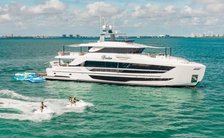 Join 33M Horizon motor yacht FREEDOM on an idyllic Caribbean yacht charter