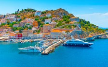 Why December Is the Perfect Time to Book a Summer Yacht Charter