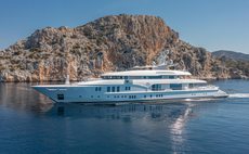 LADY VERA Yacht Review                