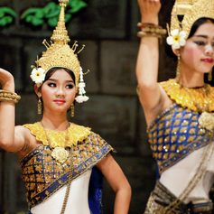 Traditional Cambodian dancers