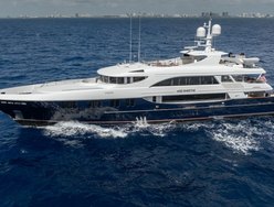 Miss Christine photo 1