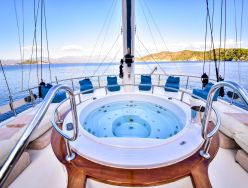 Queen Atlantis photo 3