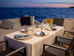 Apollonia photo 3