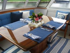 Tupelo Honey photo 3