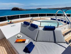 Galapagos Horizon photo 3