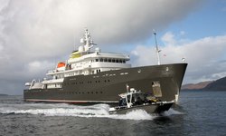 Yersin yacht charter 