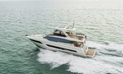 Bazinga yacht charter 