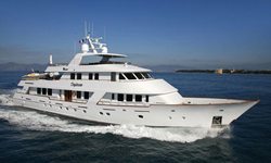 Daydream yacht charter 