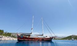 Kaptan Mehmet Bugra yacht charter 