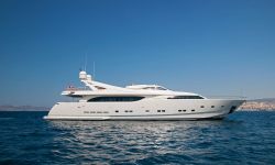 Whisper V yacht charter 