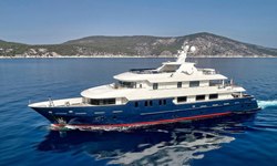 Serenity II yacht charter 