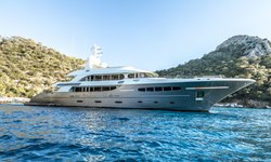Ghost III yacht charter 
